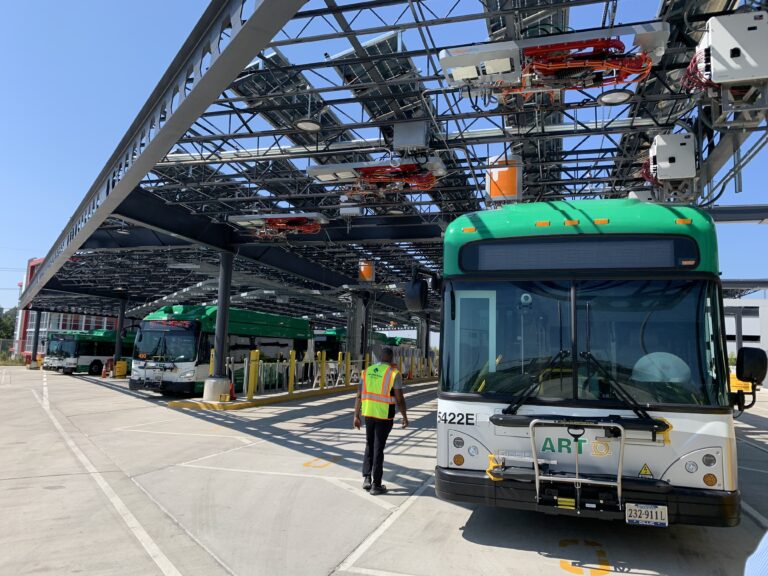 ART Shirlington Facility bus et chauffeur